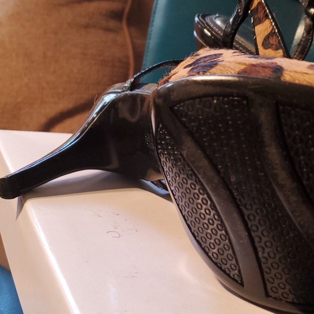 Shoes - Picture 5 of 6